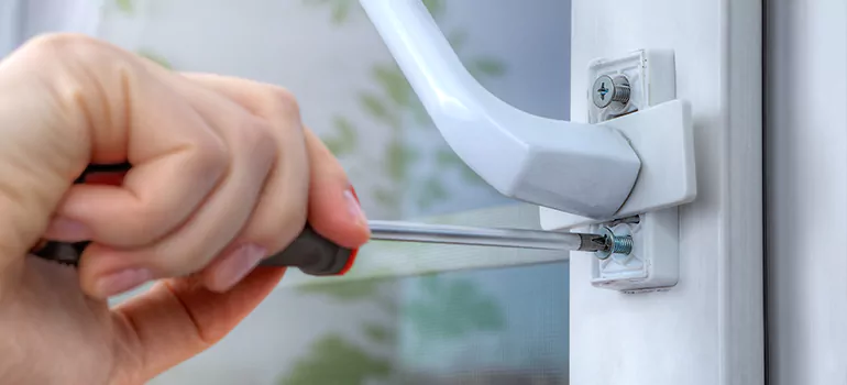 Window Crack Repair in Pinewood, FL