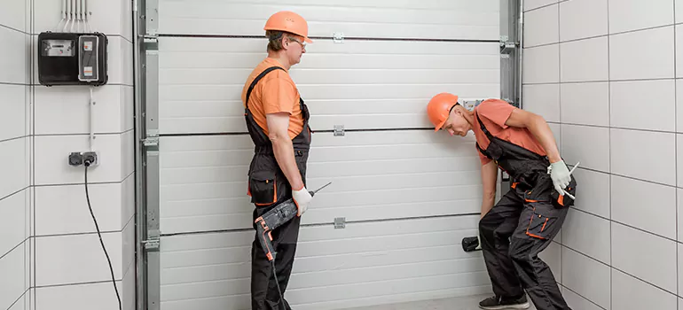 Garage Door Repair Company in Pinewood, FL